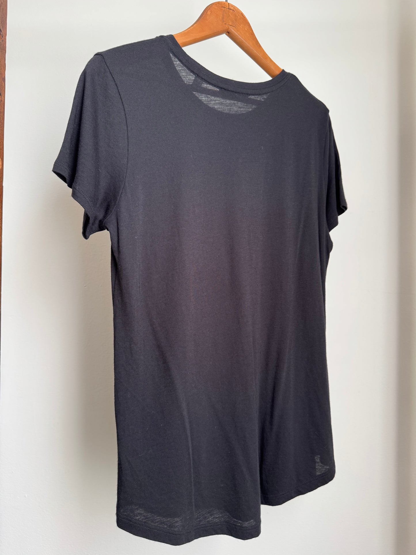 Vince Fitted Tee in Black