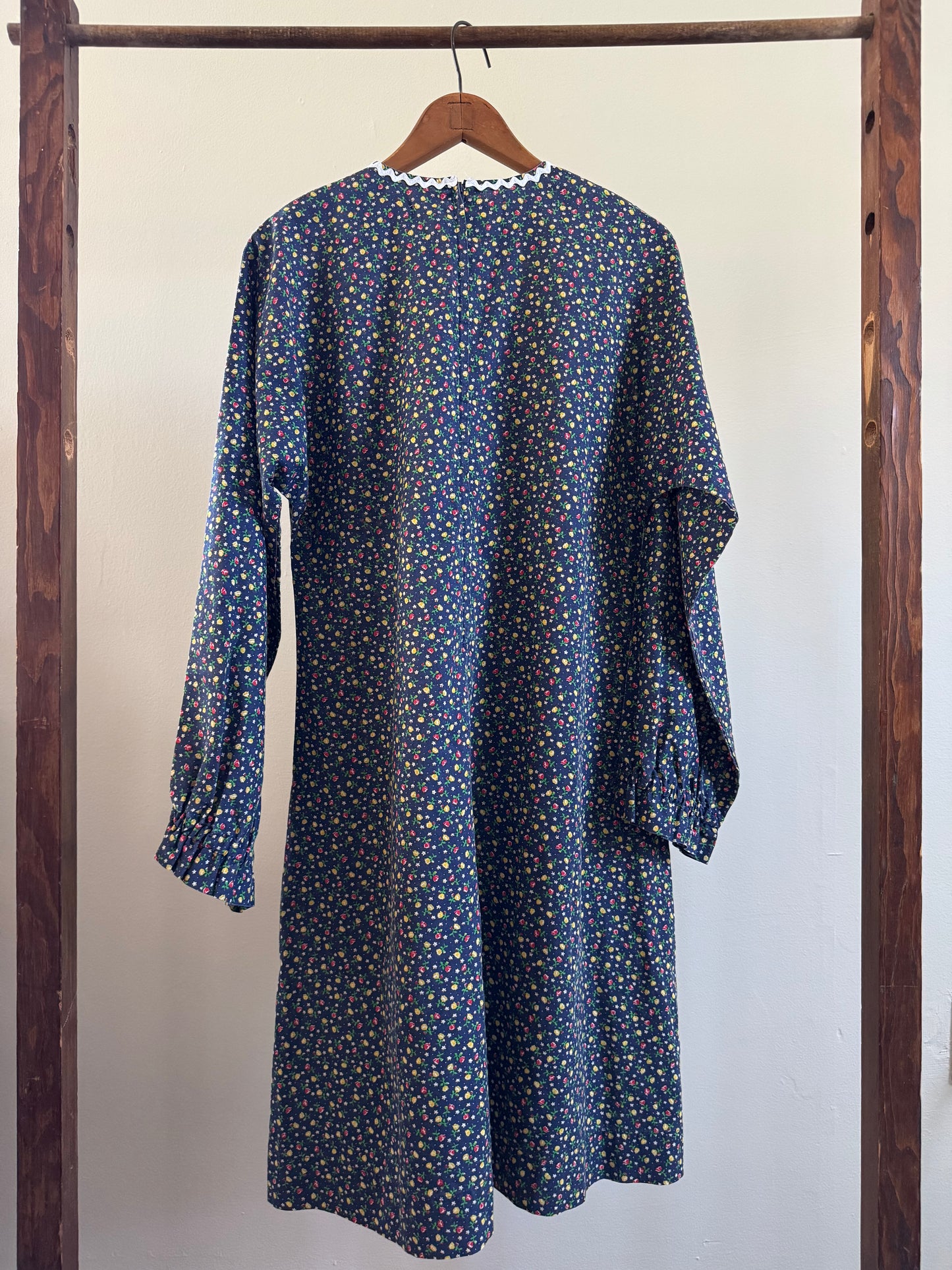 Vintage Floral Ditsy Dress in Navy