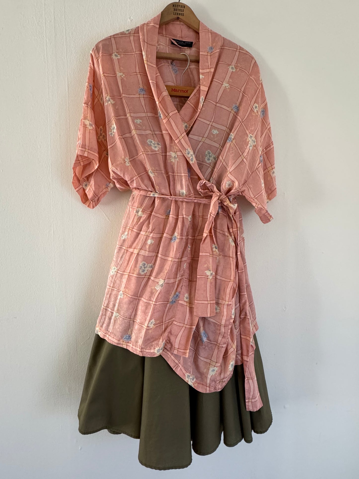 August Silk Robe in Pink