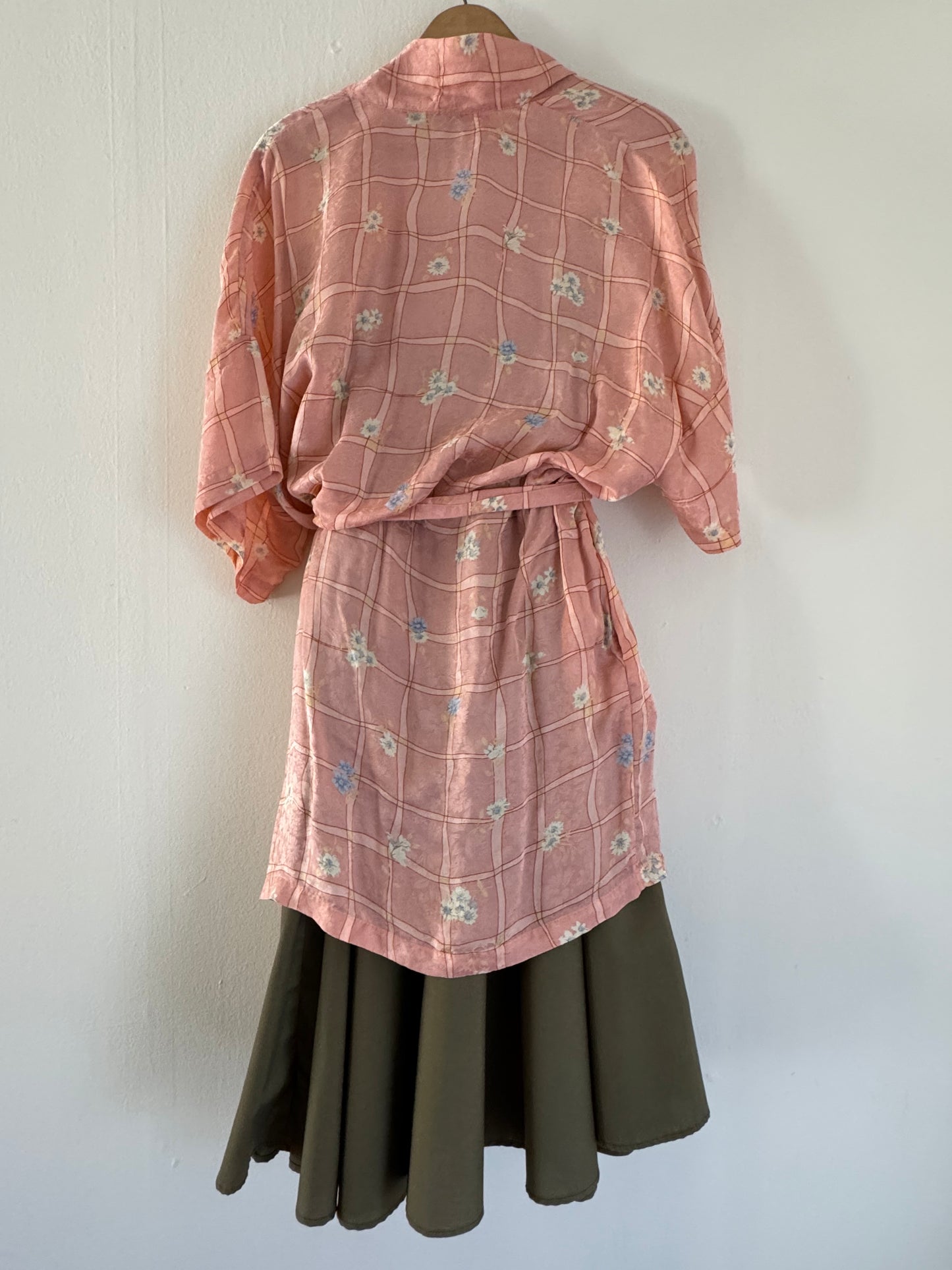 August Silk Robe in Pink