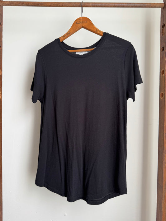 Vince Fitted Tee in Black