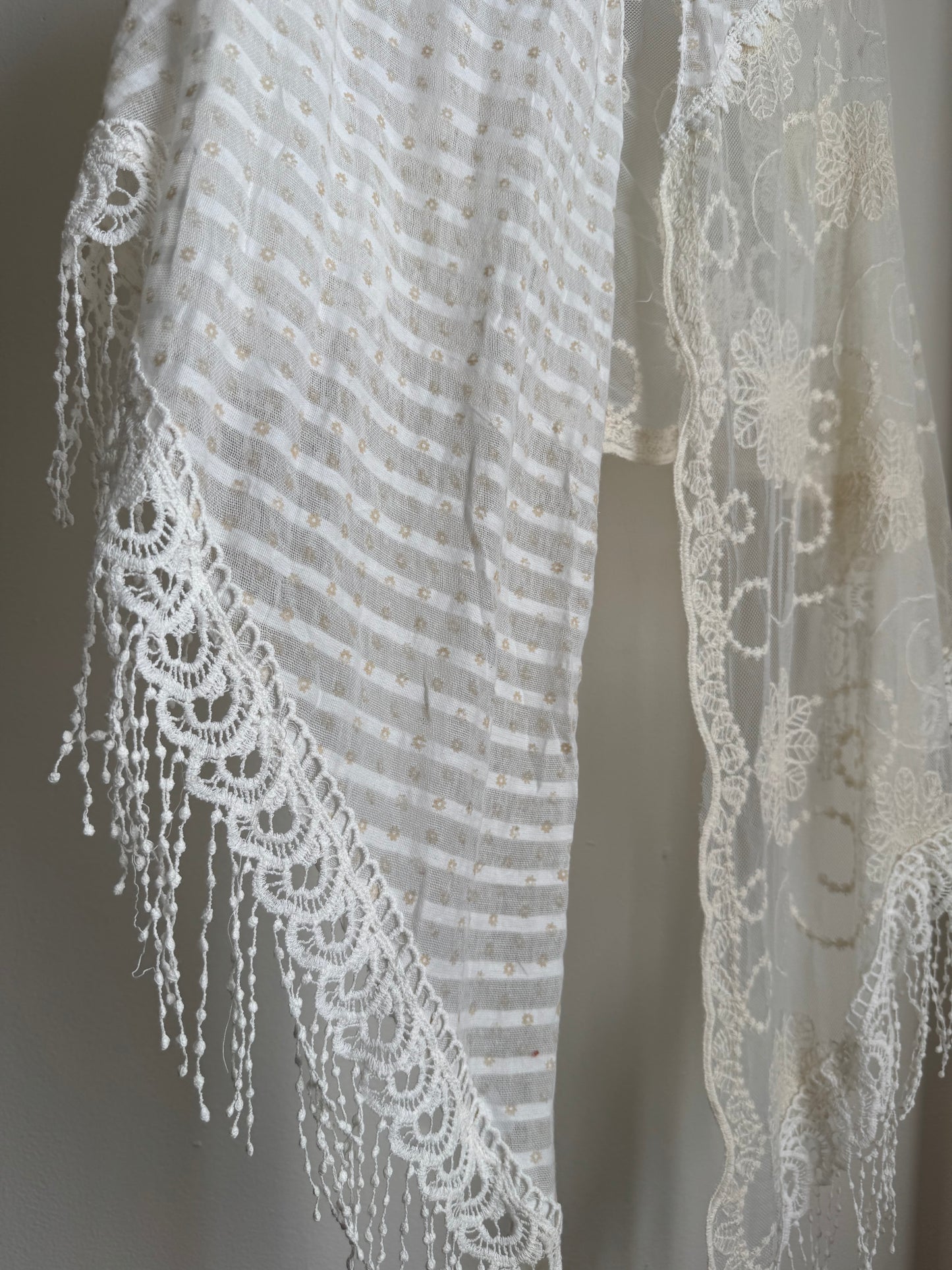 Reclaimed White Wrap in White