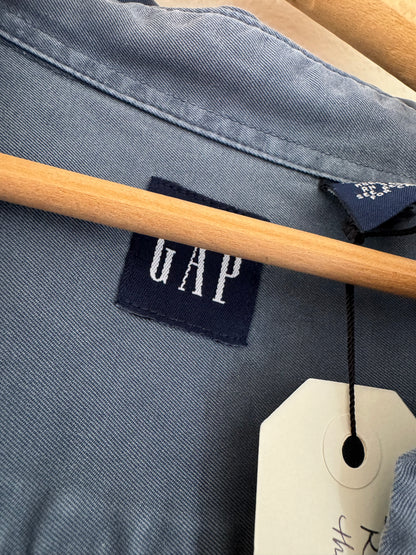 Gap Long Sleeve Pocket Button Down Shirt in Washed Out Blue