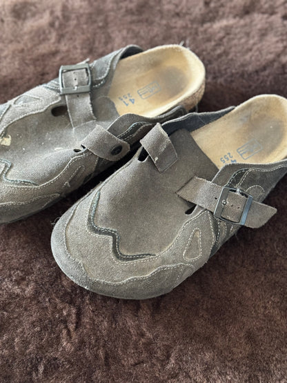 Hanqiaoriji Suede Clogs in Steel