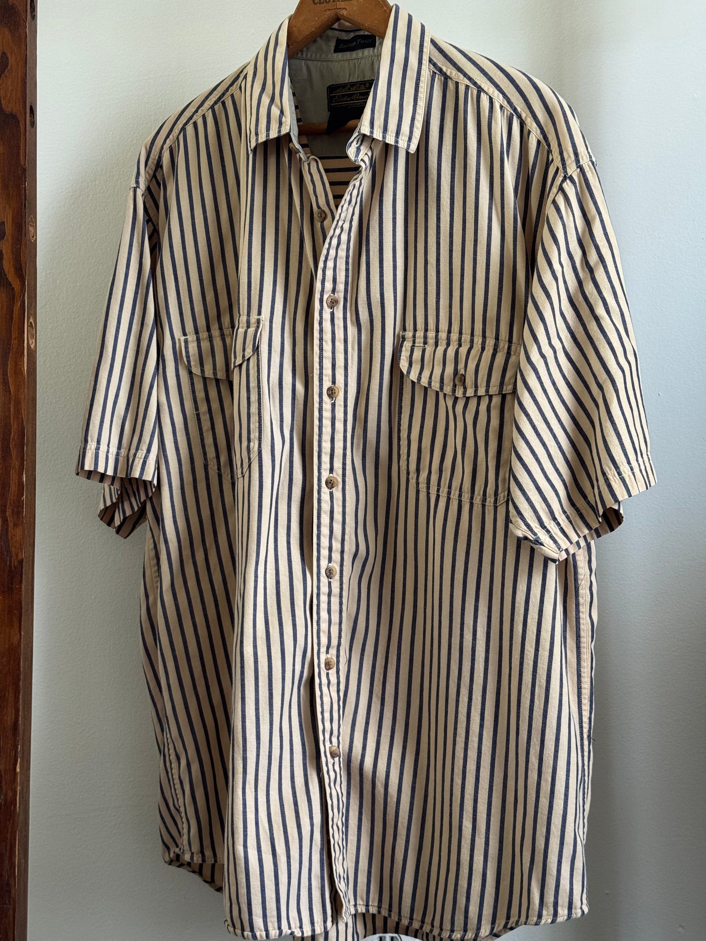 Vintage Eddie Bauer Cotton Short Sleeve Button Down in Tan/Denim