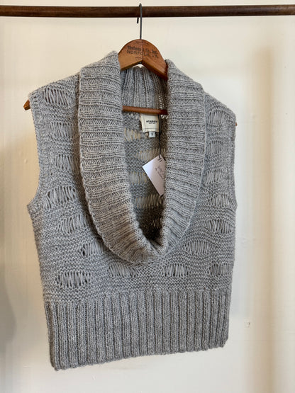 Augden Alpaca Sweater Vest in Grey