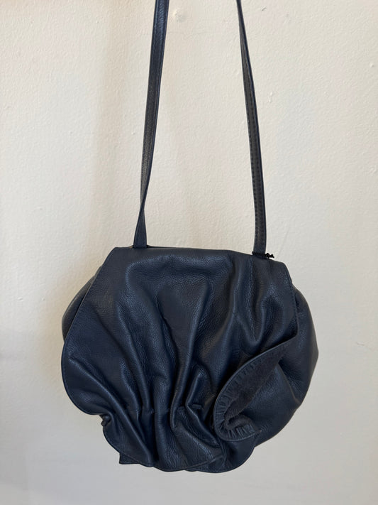 Accessory Lady Leather Gathered Bag in Navy