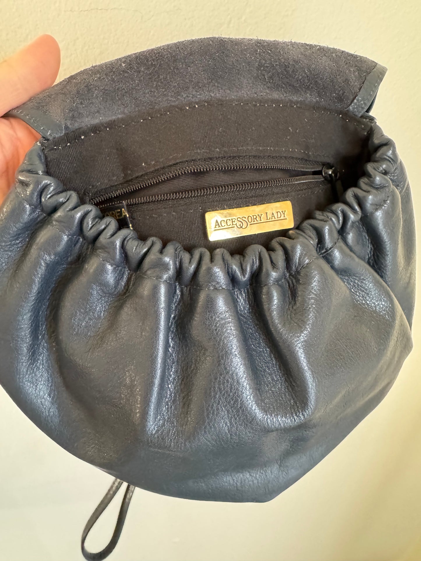 Accessory Lady Leather Gathered Bag in Navy