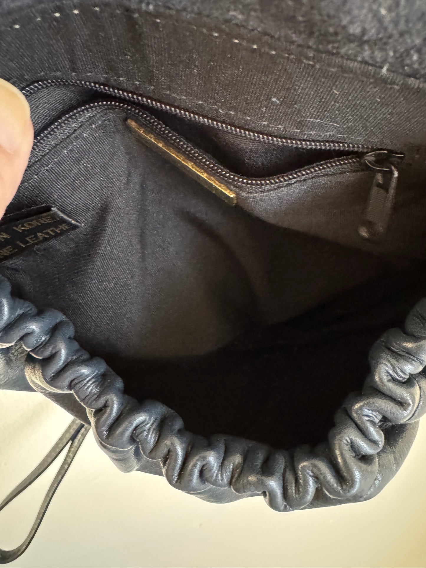 Accessory Lady Leather Gathered Bag in Navy