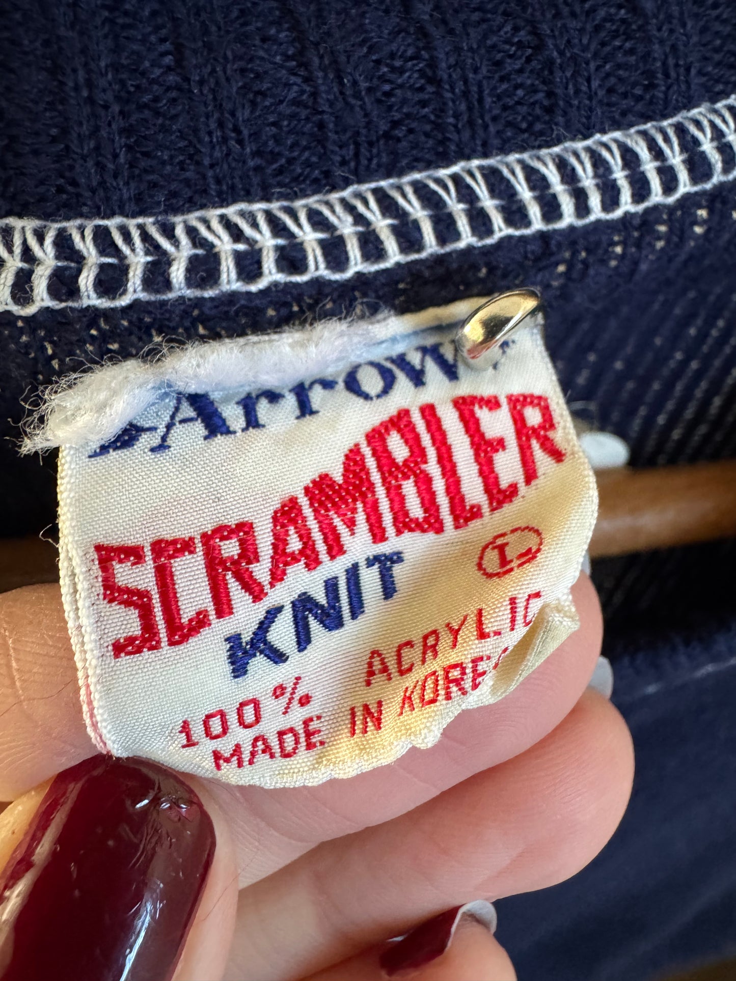 Vintage Arrow Knit Short Sleeve Henley in Navy