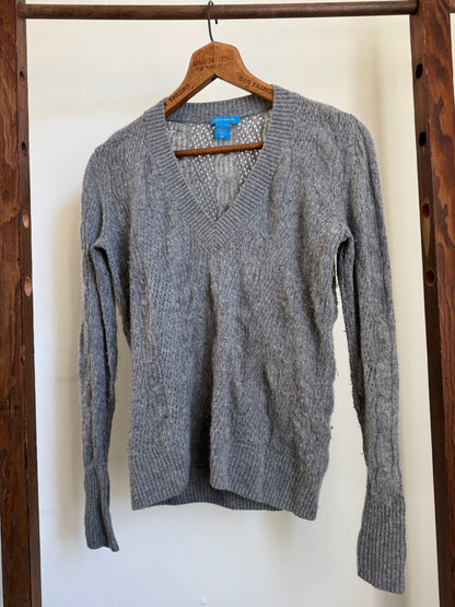 White & Warren Cashmere Sweater in Grey