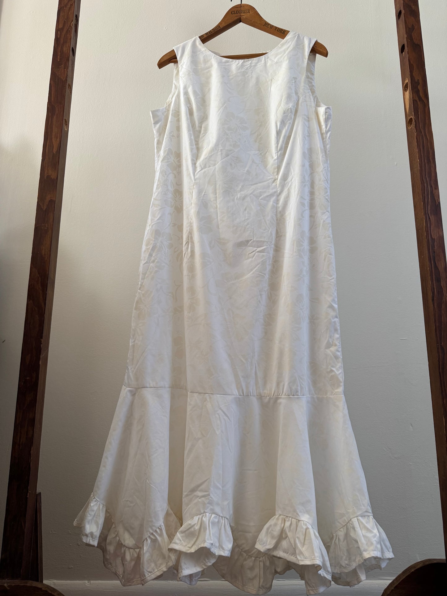 Vintage Hilo Hatties Hawaiian Dress in Ivory
