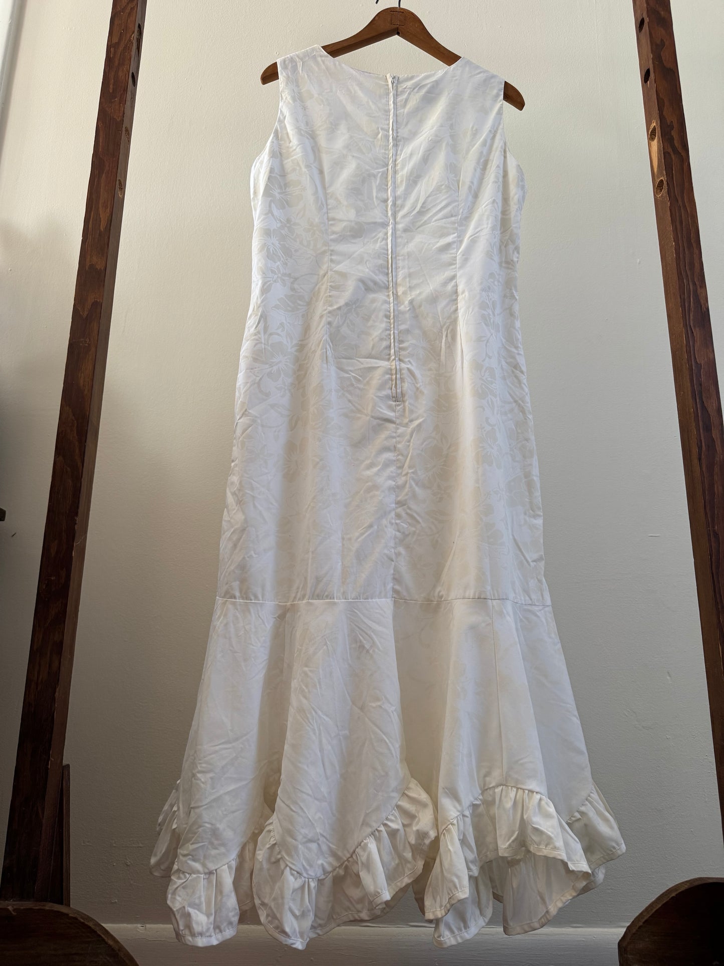 Vintage Hilo Hatties Hawaiian Dress in Ivory