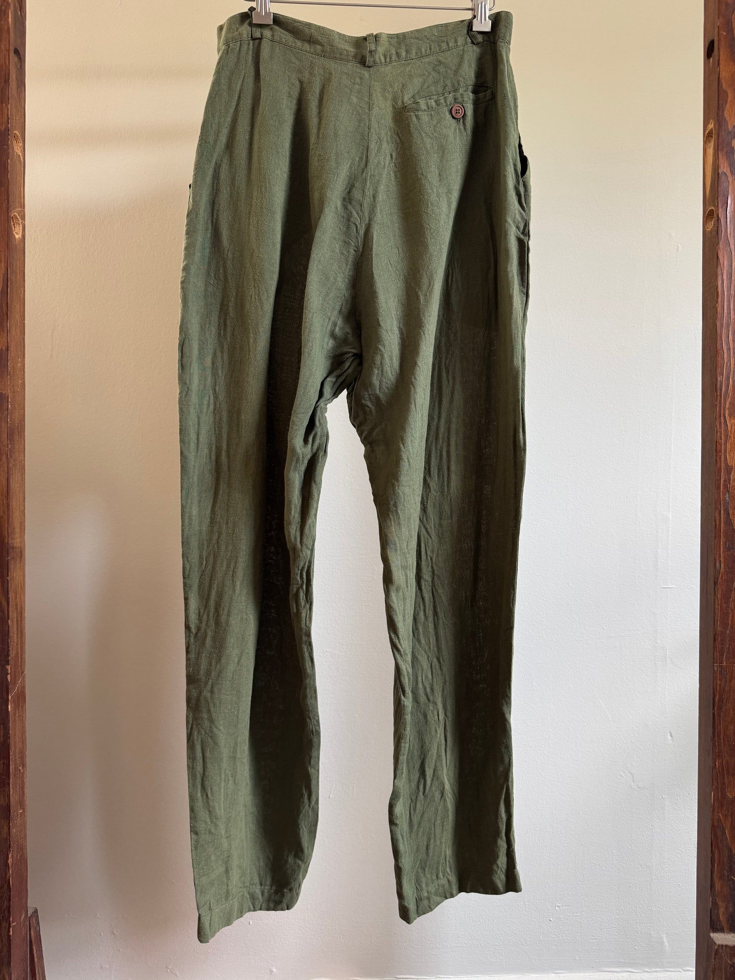 Vintage Go Linen Pleated Tapered Pant in Olive