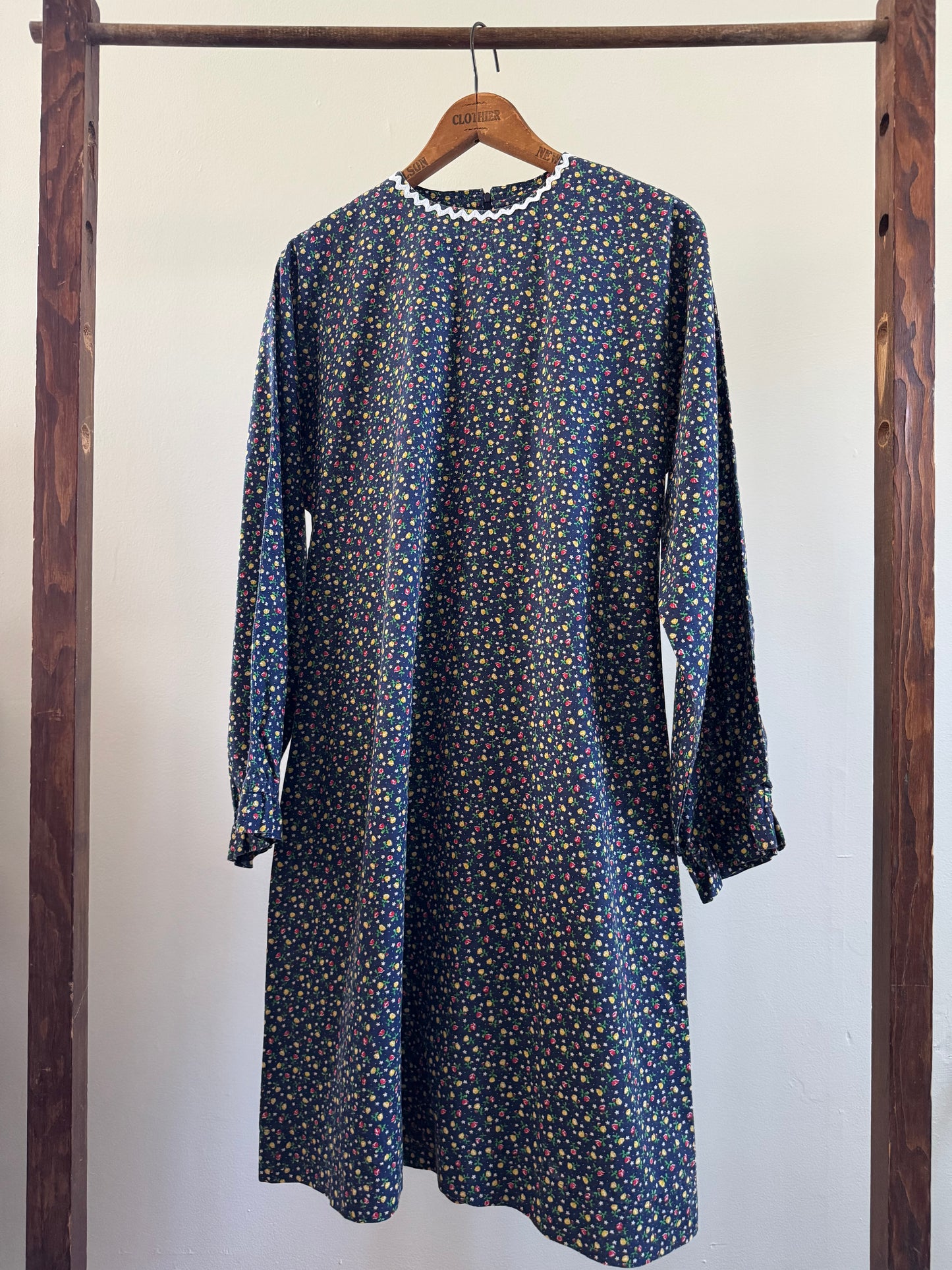 Vintage Floral Ditsy Dress in Navy