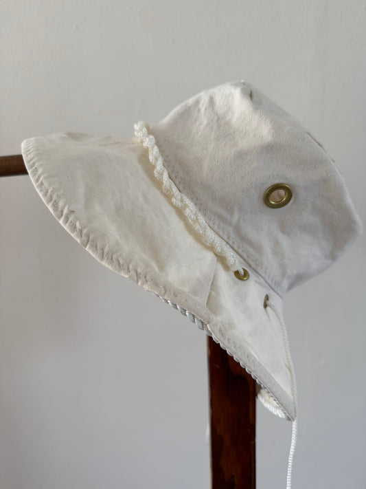 Vintage Orvis Canvas Fishing Hat in White