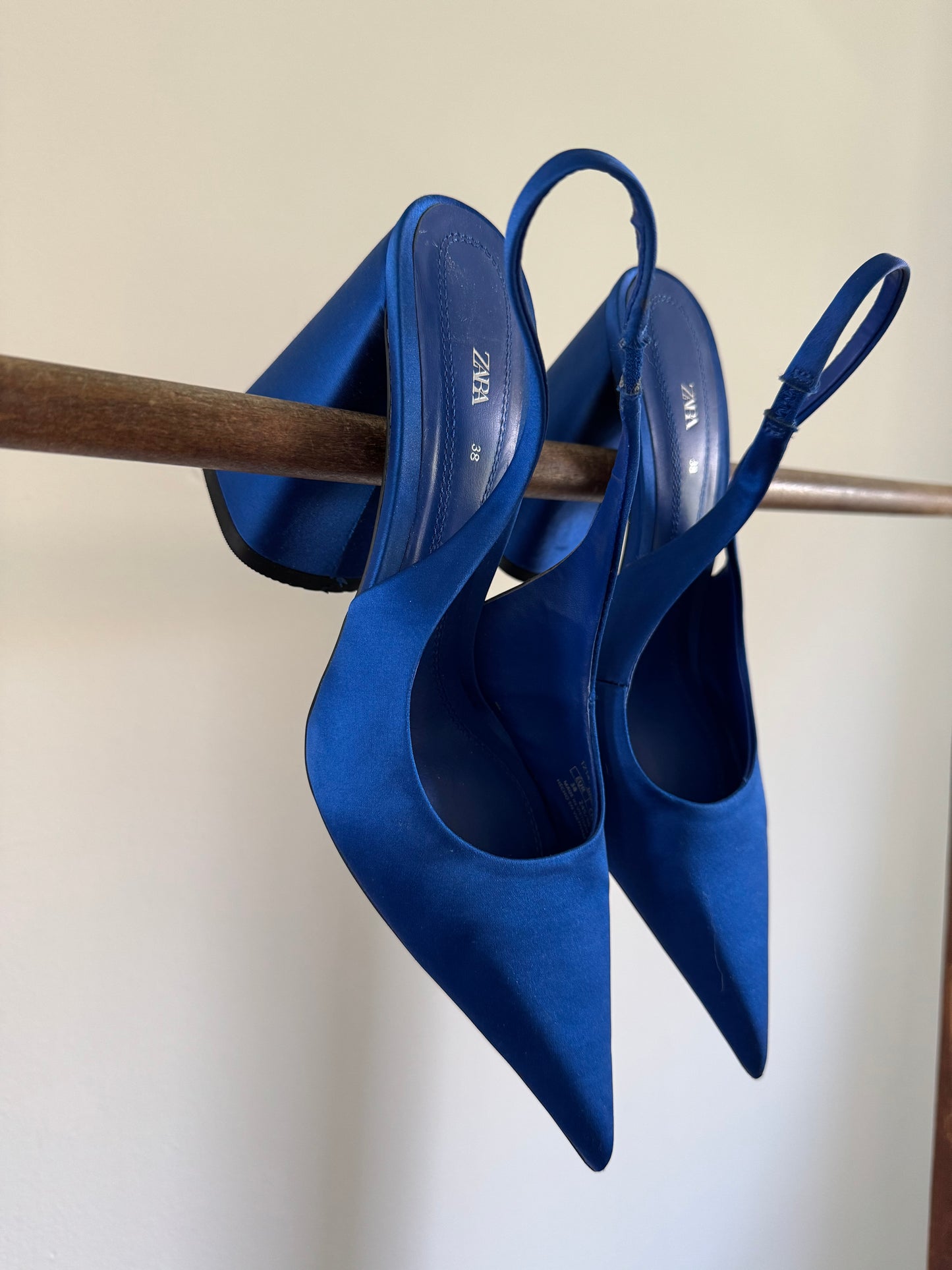 Reclaimed Zara Pointed Toe Chunky Heel in Electric Blue
